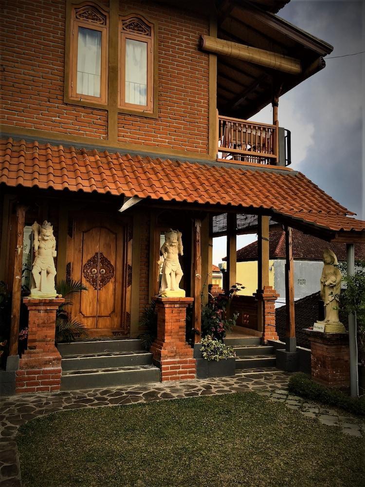 Meme Surung Guesthouse Munduk Exterior foto