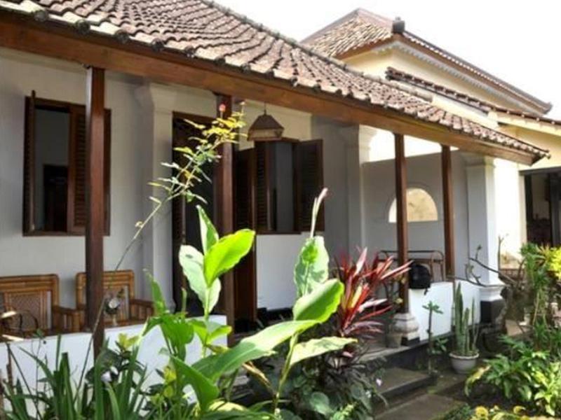 Meme Surung Guesthouse Munduk Exterior foto