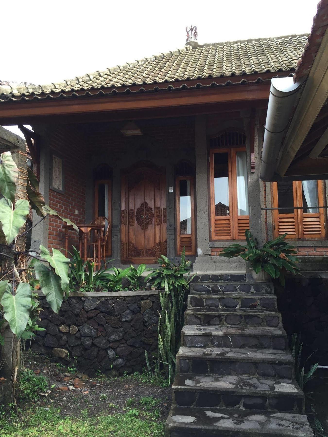 Meme Surung Guesthouse Munduk Exterior foto